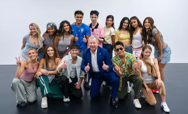 郭富城早前曾現身探班。