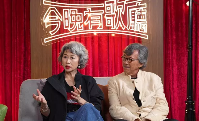 Sally分享不接觸社交媒體的「幕後理論」二人大談夫妻相處之道。