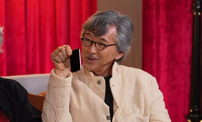 阿Lam原來只使用超小型手機。