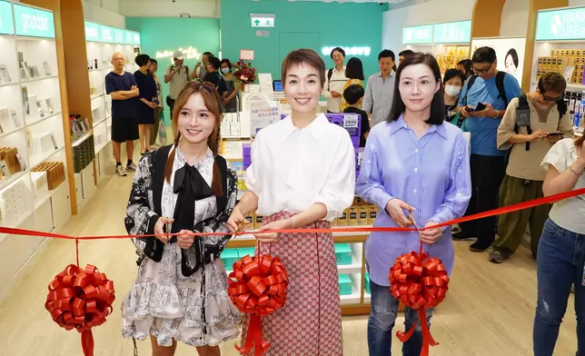 江美儀和羅毓儀這對「母女」齊齊出席新店開幕活動。