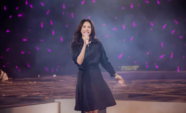 莫文蔚更特意從意大利飛返港擔任嘉賓。