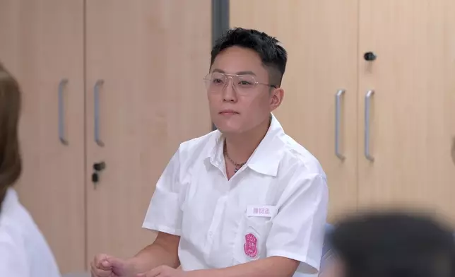 「醫美太子爺」Kenneth呢個眼鏡Look好評如潮。