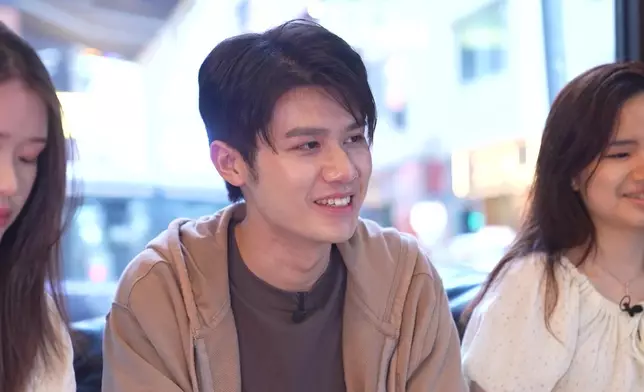 譚耀文指導二人的和音。