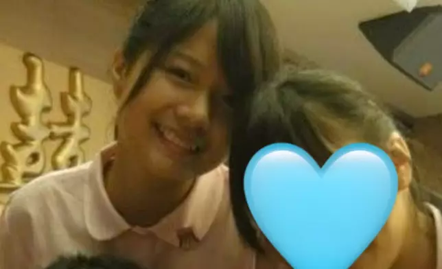 梁敏巧真學生Look。