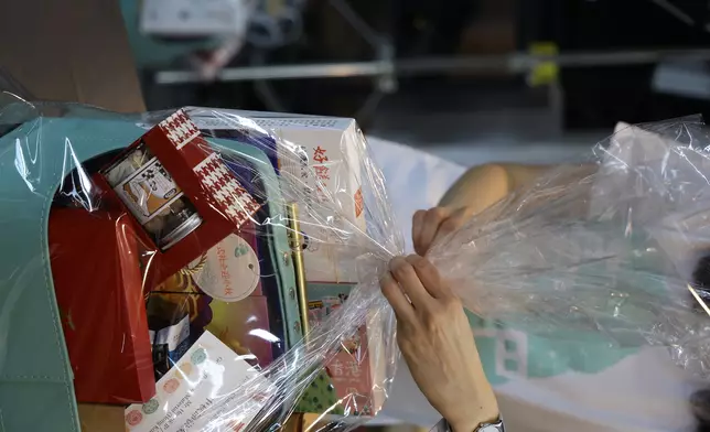 羅啟豪與歌迷會「豪吧」熱心行善帶來「卓越支持社企機構大獎」。