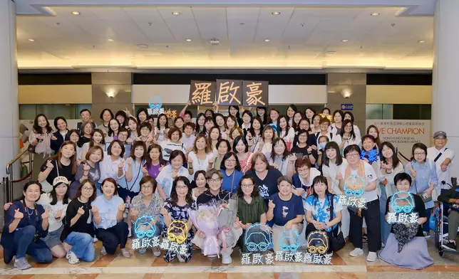 剛作黃博演唱會嘉賓大批豪殼到場支持。