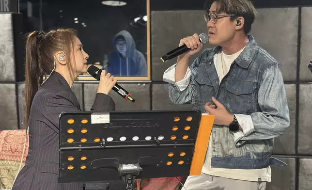 啟豪屆時初次與谷婭溦合唱。