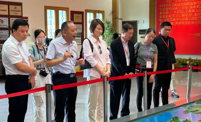 李慧琼（中）。巴士的報記者攝