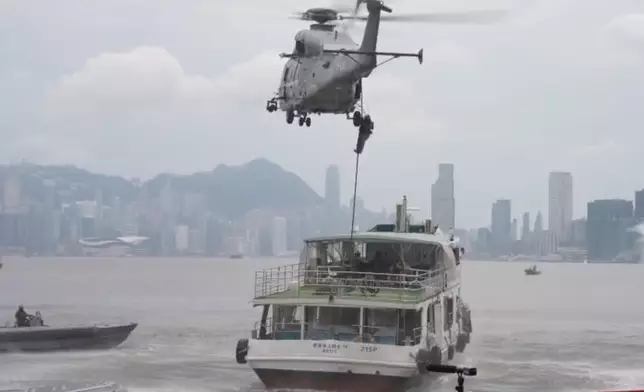 巴士的報記者攝