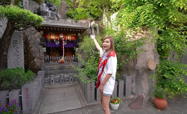 神社內設有餐廳提供炭燒海鮮。