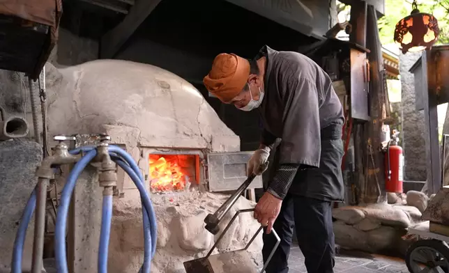 餐廳所用的炭屬自家生產。