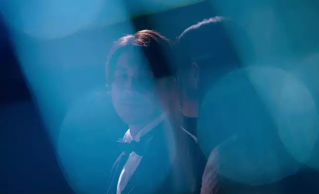 呢幕由鏡頭語言、到對白內容、到演員嘅真摯演繹，都感動咗無數網民。