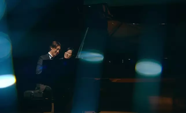 呢幕由鏡頭語言、到對白內容、到演員嘅真摯演繹，都感動咗無數網民。