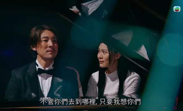 呢幕由鏡頭語言、到對白內容、到演員嘅真摯演繹，都感動咗無數網民。