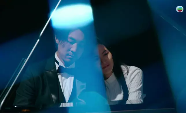 有冇留意，為咗配合已亡人沈盈嘅出現，呈現出嚟嘅鏡頭亦帶點虛幻，製作相當用心。