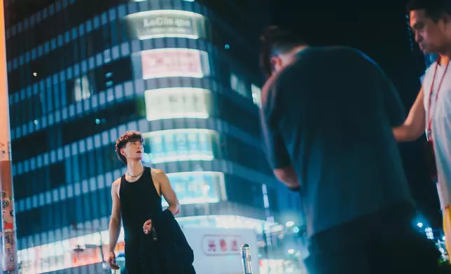 張馳豪（Aska）全新單曲《燈亮時離場》面世。