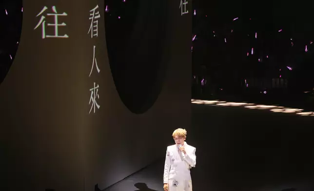 唱作歌手林家謙的《White Summer》演唱會昨晚（27日）舉行第七場。