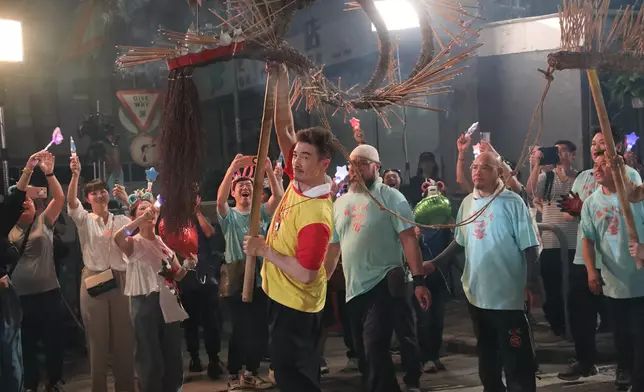 首集播出的大坑夜舞火龍場口。