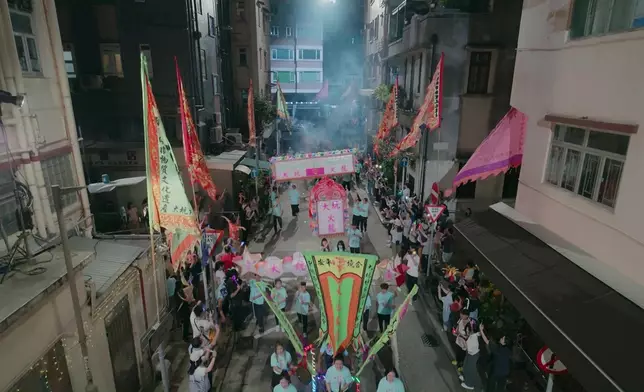 畀大家先睹為快，拍出嚟嘅場面有幾咁盛大。