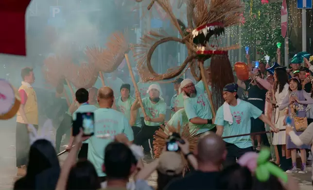 呢幕亦係陳豪同張曦雯浪漫邂逅嘅一幕，萬勿錯過。