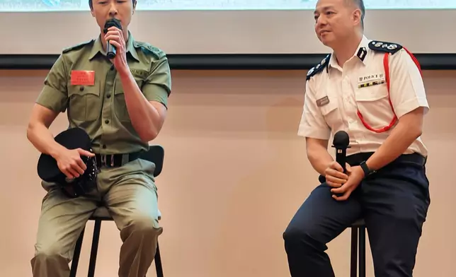 周一鳴（右）和王浩信（左）對談。巴士的報記者攝