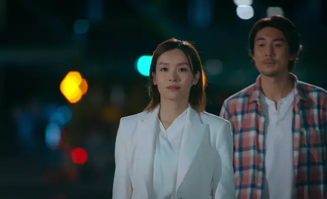 鐵姐呢場戲嘅眼神好複雜，感覺有啲sad。