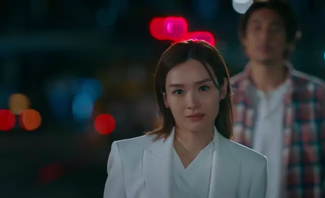 鐵姐呢場戲嘅眼神好複雜，感覺有啲sad。