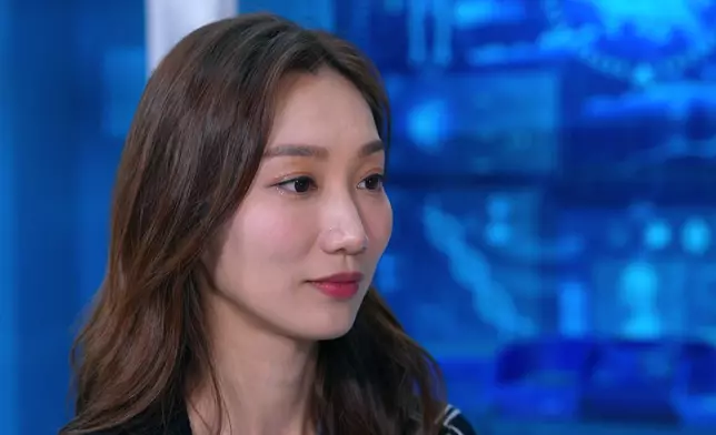 為了讓觀眾了解如何自測斜視，兩位主持王嘉慧、吳幸美即場示範兩個簡單測試方法，角膜映光測試、交替遮蓋測試。