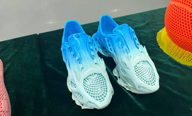 魯班工坊學生作品。巴士的報記者攝