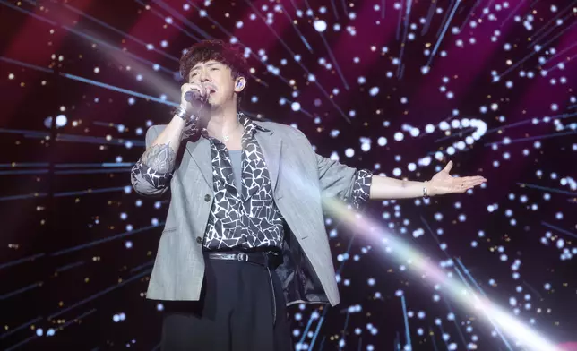 張繼聰演繹謝安琪的《50/50》，感動全場。