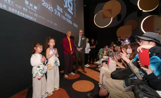 小Geo Geo和妹妹在分享會來個即場合唱，贏得粉絲不少掌聲。