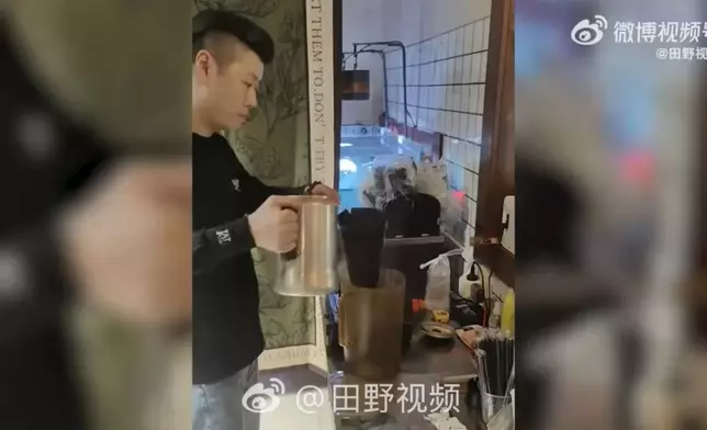 男子遭熟人詐騙逾2千萬後開「反詐咖啡館」增長民眾反詐意識。影片截圖