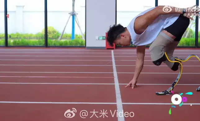男子車禍失雙小腿裝假肢苦練短跑，3年後勇奪全國亞軍。影片截圖
