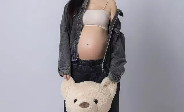 利穎怡於IG晒出孕照