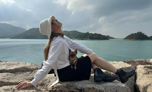 笑說常常被牠咬