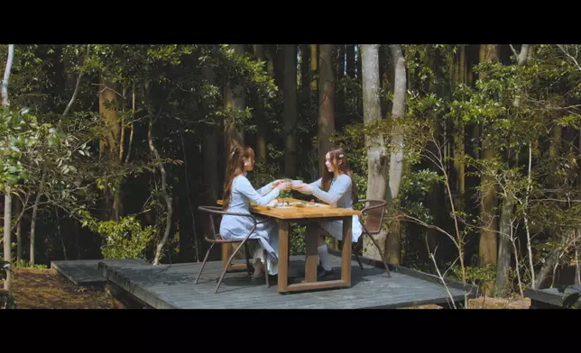 主持許寶恆（Alice）和葛綽瑤（Yoyo）。