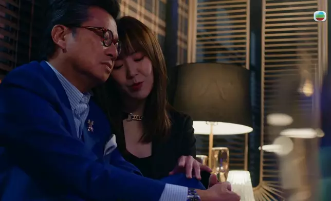 阿Moon的誘惑，真係形神皆到位，難怪網民話佢誘惑力可以開班啦。