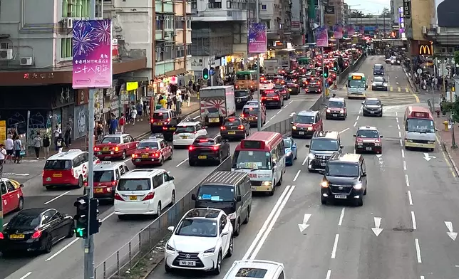 交通。巴士的報記者攝