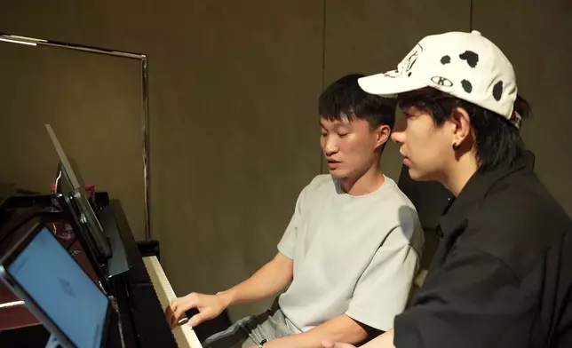 蘇永康請來爵士鋼琴演奏家為Matt指導彈琴技巧