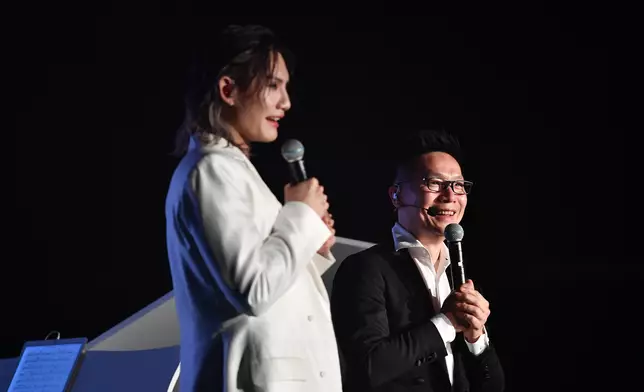 Jeremy送上高難度歌曲《阿波羅》。