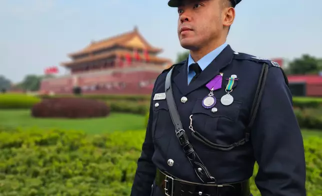 「小虎Sir」梁鎮賢受邀觀看九三閱兵