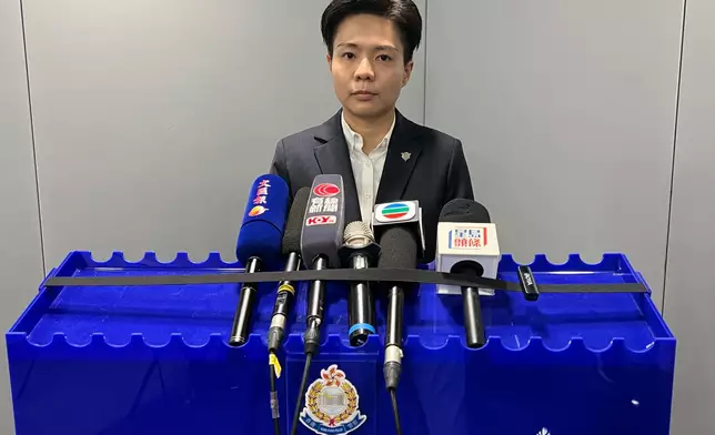 警方有組織罪案及三合會調查科總督察鄧凱彤簡報案情。