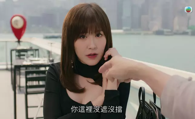 正當阿Moon以為自己色誘陳豪得逞、等待進一步情挑時。