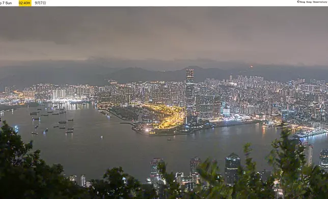 凌晨2時40分的維港。天文台圖片