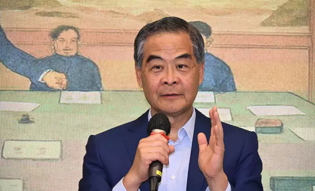 全國政協副主席梁振英。