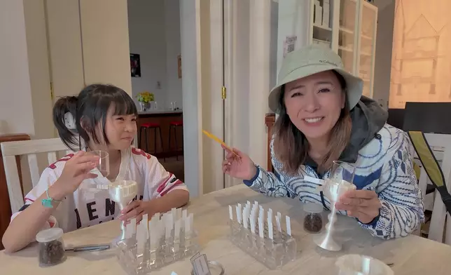 Christy和Kasey亦前往基督城的藝術中心，化身「香水調配師」！但Christy竟操刀調配了「廁所味道」的香水。