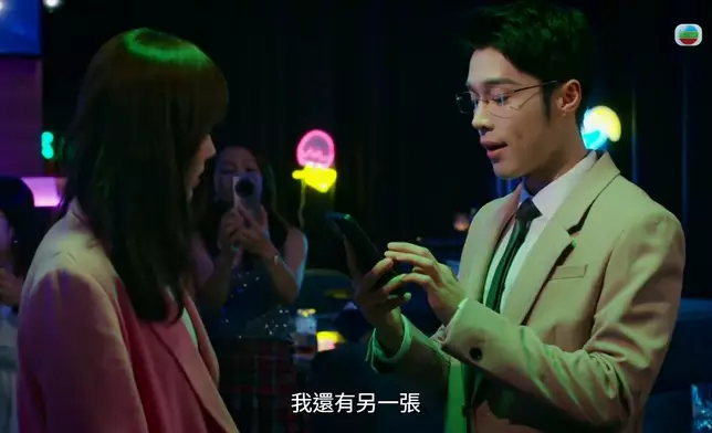 丁子朗撇甩陽光味演活衣冠禽獸好評如潮。