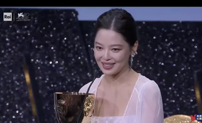 內地辛芷蕾憑內地導演蔡尚君執導的劇情片《日掛中天》勇奪威尼斯影后。