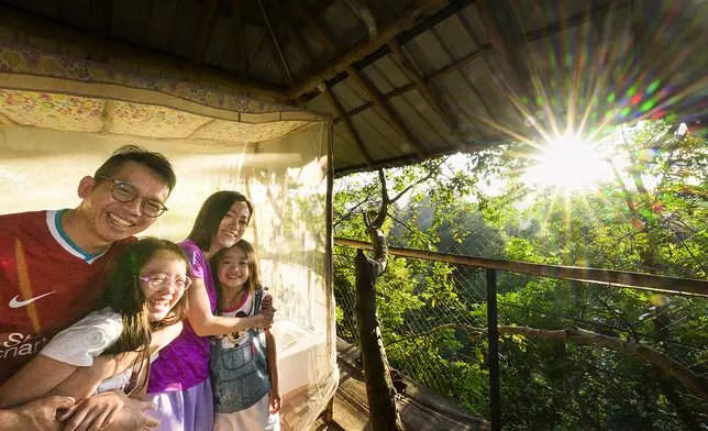 麥永接醫生一家四口入住斯里蘭卡樹屋有反思。
