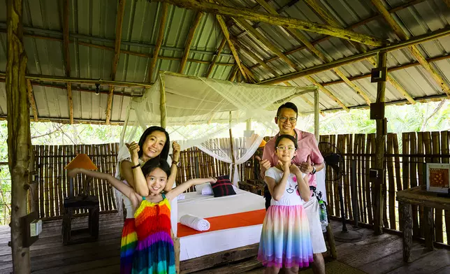 麥永接醫生一家四口在斯里蘭卡樹屋享受歡樂時光。